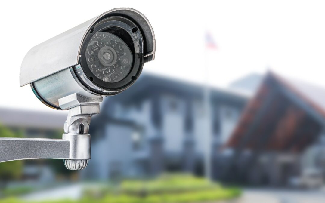 Jakie korzyści płyną z instalacji systemu monitoringu zewnętrznego?