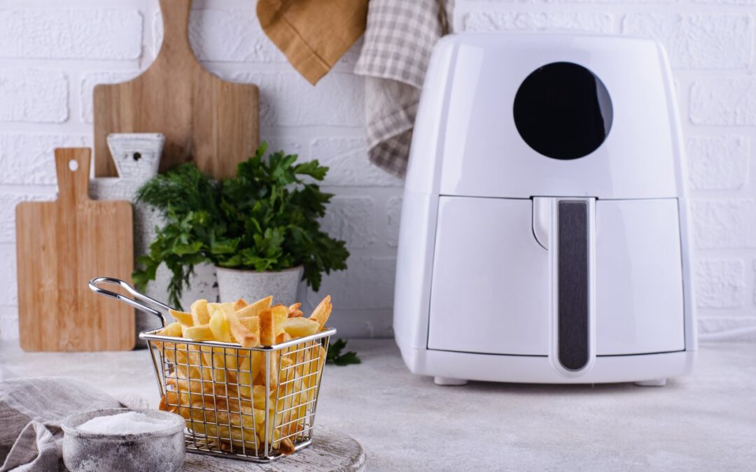 Air fryer w małej kuchni. Ile miejsca potrzebuje i jak wygodnie go ustawić?